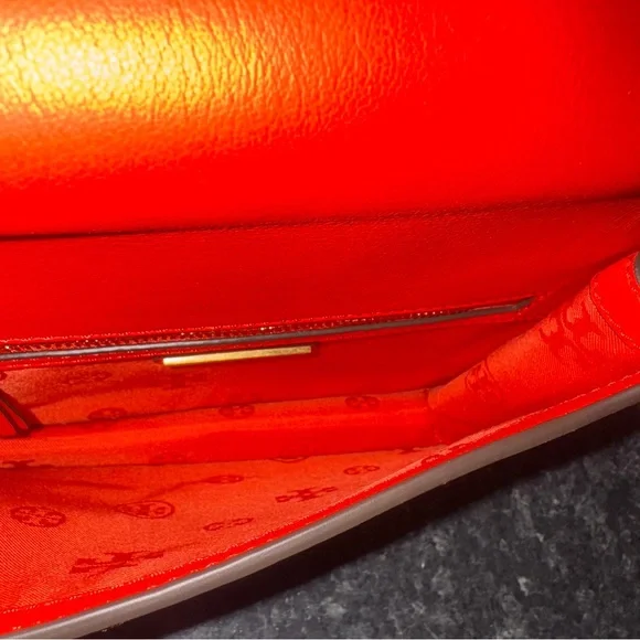 TORY BURCH ALEXA CONVERTIBLE SHOULDER BAG IN SAMBA.. Retail $475 - Picture 8 of 15